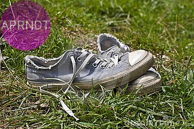 Contras zapatos usados