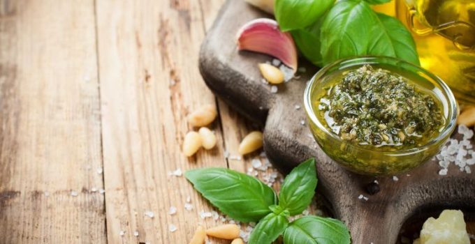Cómo hacer pesto con albahaca - Apréndete