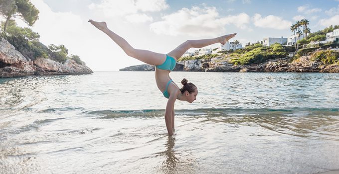 6 ejercicios de yoga para después de nadar - Apréndete